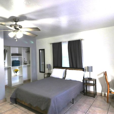 Hallandale Beach Motel With Free Parking And Full Kitchen ! No Extra Fees! Accepting Cash! Bagian luar foto