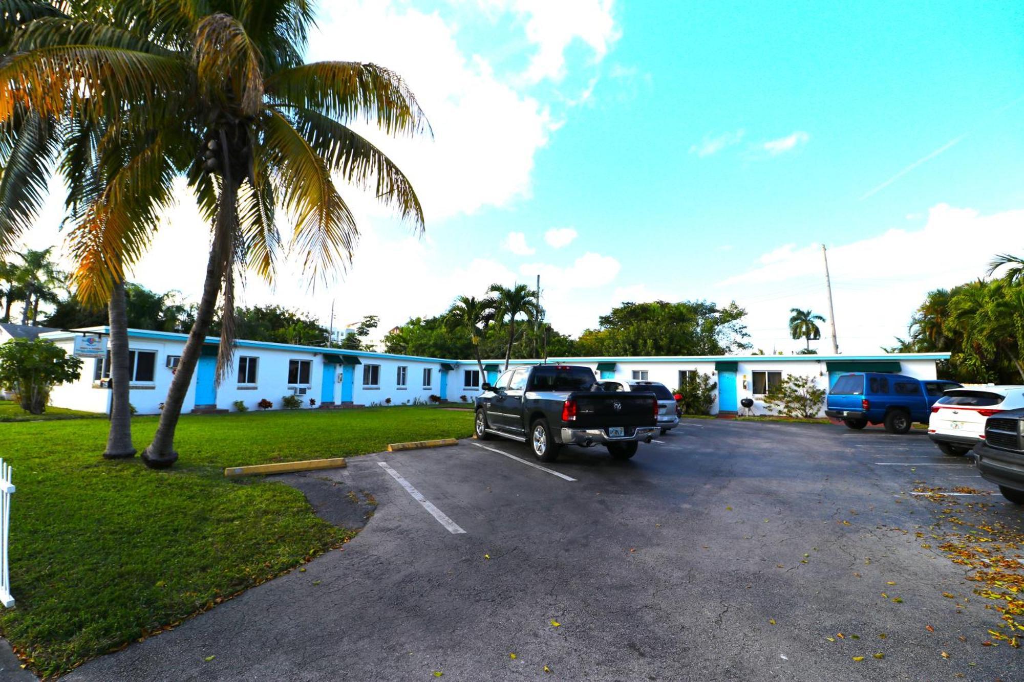Hallandale Beach Motel With Free Parking And Full Kitchen ! No Extra Fees! Accepting Cash! Bagian luar foto